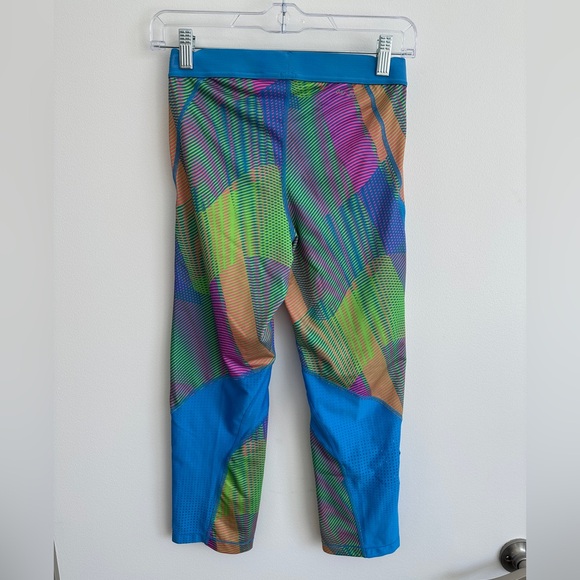 Nike Pro Multicolor Hypercool Frequency Stretchy Capri Leggings | Size Medium - Picture 7 of 10